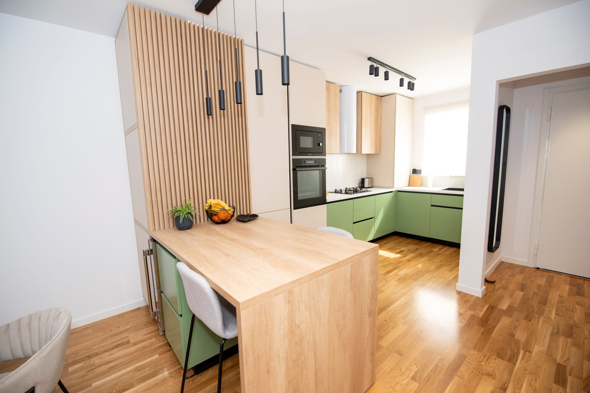Mobilier_bucatarie_MDF_vopsit