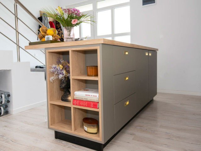 Mobilier bucătărie  la comandă realizat din PAL - 3