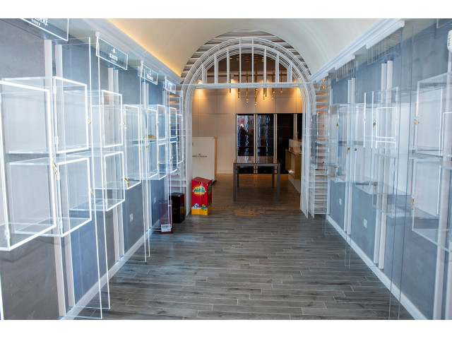 Showroom Proiect Comercial Moet