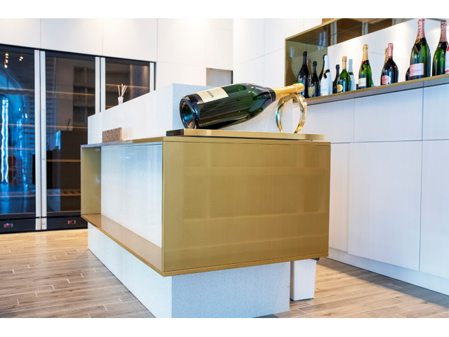 Showroom Proiect Comercial Moet