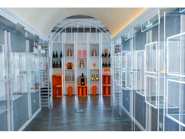 Showroom Proiect Comercial Moet