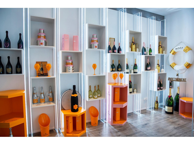 Showroom Proiect Comercial Moet