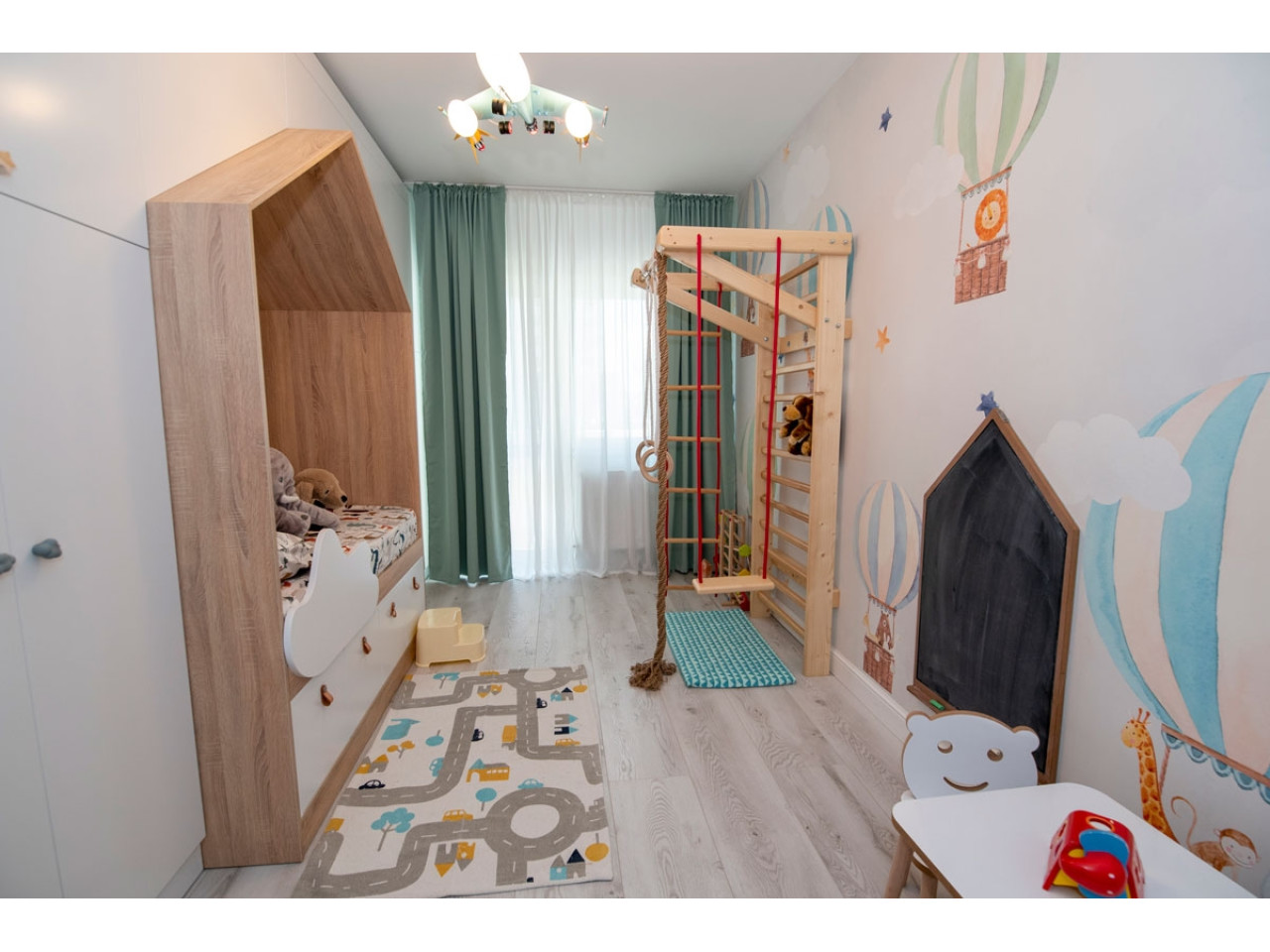 mobilier dormitor copii la comanda