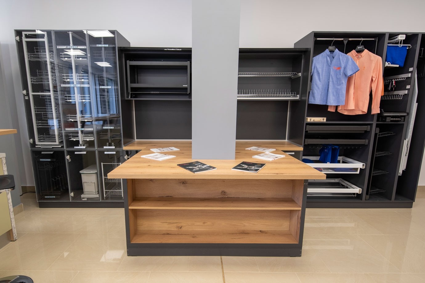 Mobilier Showroom Trady